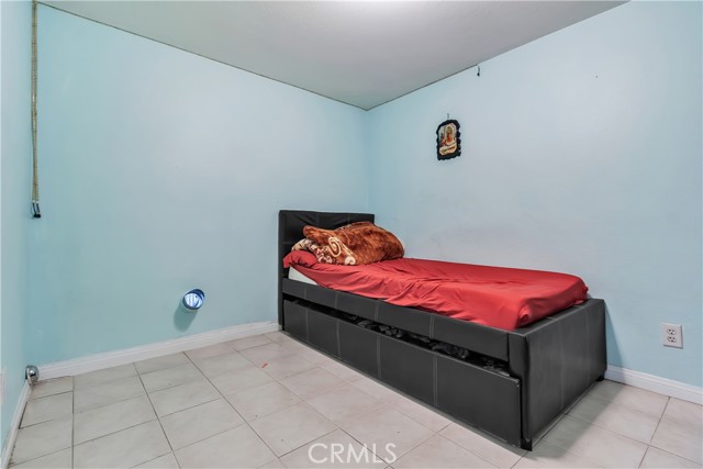 9216 Tobias Avenue, Panorama City CA: https://media.crmls.org/medias/9f97e115-9e3e-4652-964a-6f7d2013d8fe.jpg