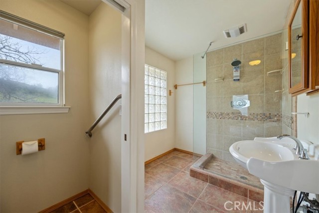 Detail Gallery Image 16 of 57 For 3151 Parkhill, Santa Margarita,  CA 93453 - 6 Beds | 4 Baths