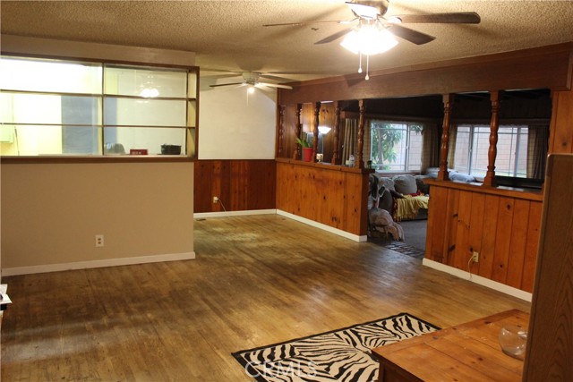 Open to Dining Kitchen & Family Room!