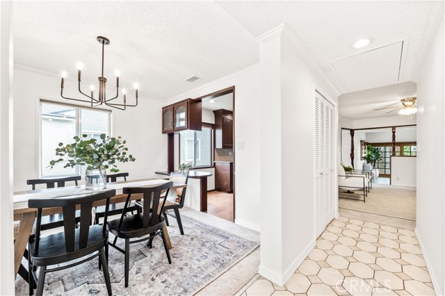 Detail Gallery Image 4 of 34 For 4930 Mamie, Lakewood,  CA 90713 - 3 Beds | 2 Baths