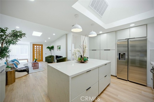 Detail Gallery Image 8 of 51 For 1462 Merion Way M2 - 30k,  Seal Beach,  CA 90740 - 2 Beds | 2 Baths