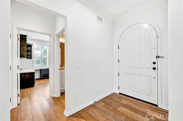 34 Somerton, Irvine CA: https://media.crmls.org/medias/9f98e27d-10d8-46d2-b953-64a3e89e08f5.jpg