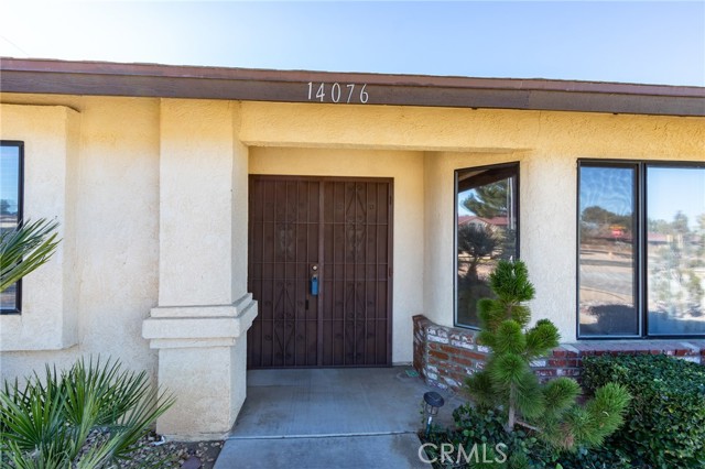 Detail Gallery Image 7 of 43 For 14076 Wawona Rd, Apple Valley,  CA 92307 - 3 Beds | 2 Baths