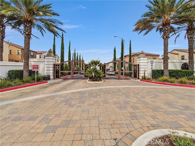Detail Gallery Image 1 of 18 For 2253 Apple Ct, Upland,  CA 91786 - 3 Beds | 2/1 Baths