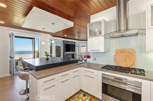 Detail Gallery Image 3 of 35 For 36 15th St, Hermosa Beach,  CA 90254 - 4 Beds | 4 Baths