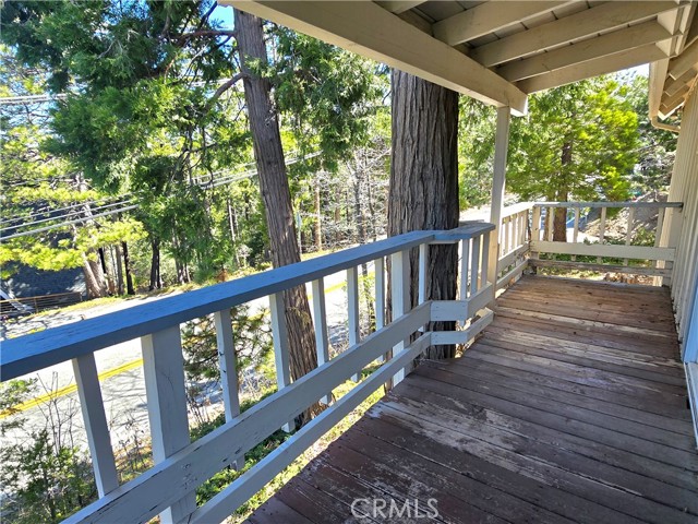 943 Grass Valley Road, Lake Arrowhead CA: https://media.crmls.org/medias/9f9c1064-2598-4073-b55f-ba635676d30a.jpg