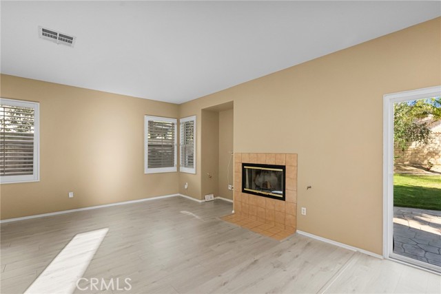 Detail Gallery Image 14 of 36 For 19316 Sidani Ln, Saugus,  CA 91350 - 3 Beds | 3 Baths