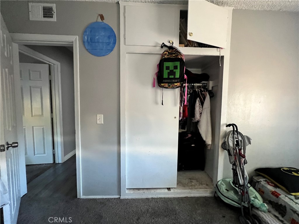 https://media.crmls.org/medias/9f9cdaf7-7354-4f15-a928-676a915adb4a.jpg?preset=X-Large