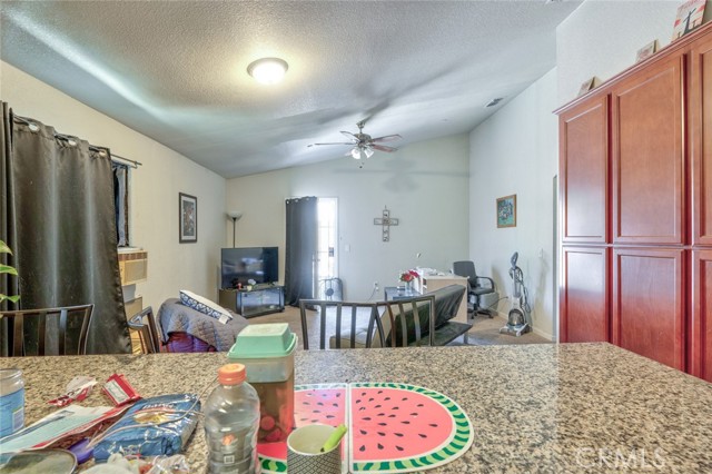 Detail Gallery Image 11 of 26 For 435 E San Pedro St, Merced,  CA 95341 - 5 Beds | 2 Baths