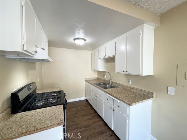 Detail Gallery Image 4 of 12 For 1452 3rd St #2,  La Verne,  CA 91750 - 2 Beds | 1/1 Baths