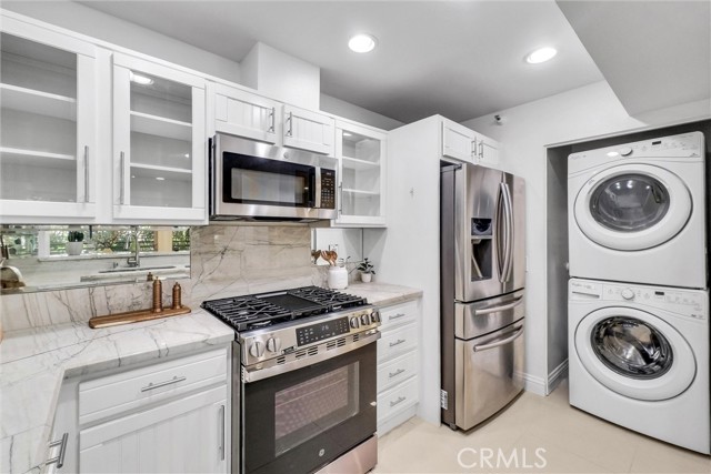 260 Cagney Lane, Newport Beach CA: https://media.crmls.org/medias/9f9dd415-cd73-4e6a-977c-c34d2018bc48.jpg
