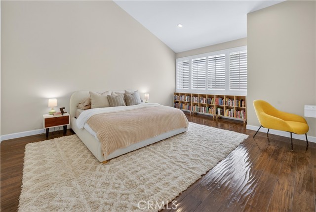 Detail Gallery Image 21 of 36 For 5240 Yarmouth, Encino,  CA 91316 - 3 Beds | 2/1 Baths