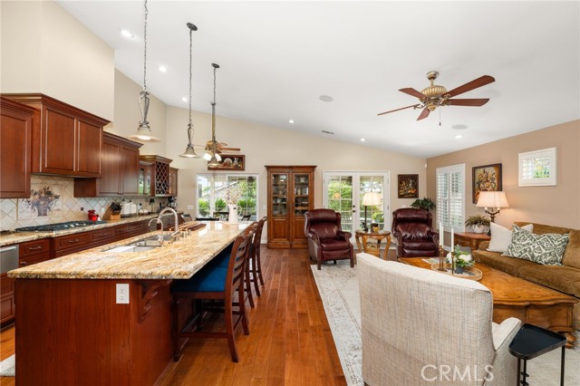 Detail Gallery Image 14 of 53 For 1124 Peppertree, Upland,  CA 91784 - 4 Beds | 2 Baths