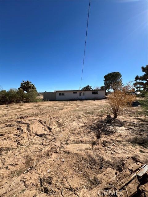 Detail Gallery Image 4 of 14 For 3413 Goleta, Yucca Valley,  CA 92284 - 3 Beds | 1 Baths