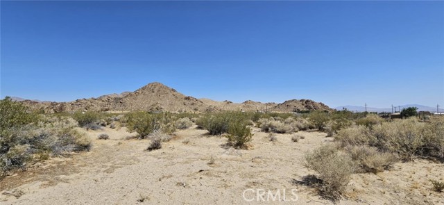 800 Desert View Road, Lucerne Valley CA: https://media.crmls.org/medias/9f9e8598-d152-49a8-a6c4-459b6b39c900.jpg