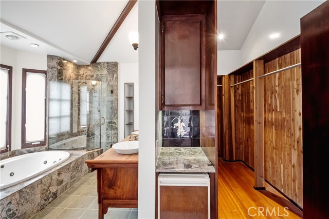 3300 Maple Avenue, Manhattan Beach, California 90266, 3 Bedrooms Bedrooms, ,2 BathroomsBathrooms,Residential,Sold,Maple,SB24120041
