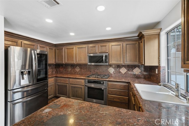 1072 Pan Ct., Thousand Oaks CA: https://media.crmls.org/medias/9f9fcf7c-574e-47b9-a52e-9690ea20e5cb.jpg