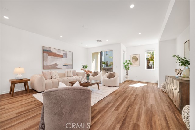 Detail Gallery Image 16 of 35 For 152 Schick, Irvine,  CA 92614 - 4 Beds | 3/1 Baths