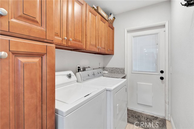 19545 Seneca Road, Apple Valley CA: https://media.crmls.org/medias/9fa0cb53-3992-4ab1-82e7-c909b523b01d.jpg