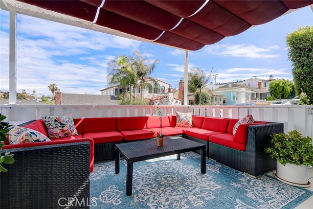 527 24th Street, Manhattan Beach, California 90266, 4 Bedrooms Bedrooms, ,2 BathroomsBathrooms,Residential,Sold,24th,SB23090916