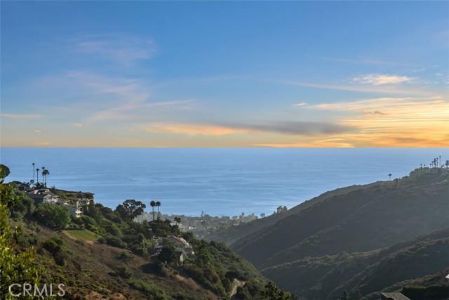 2516 Temple Hills Drive, Laguna Beach CA: https://media.crmls.org/medias/9fa10313-ada8-4587-bc1a-7aef2f6ecadf.jpg