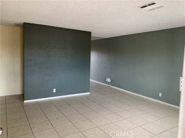 Detail Gallery Image 4 of 9 For 21010 Sitting Bull Rd #3,  Apple Valley,  CA 92308 - 2 Beds | 1 Baths