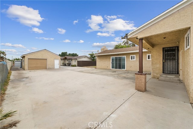 9614 Cypress Avenue, Fontana CA: https://media.crmls.org/medias/9fa14aed-9c92-4bb6-ab49-fc6dc62727f3.jpg