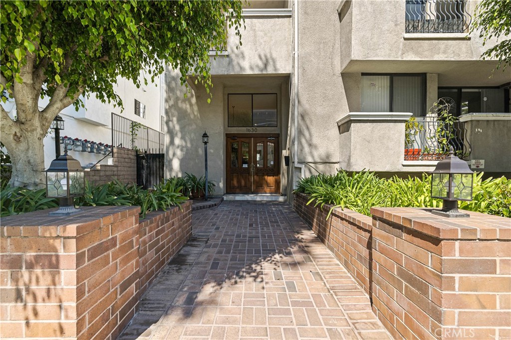 1630 S Bentley Avenue #103