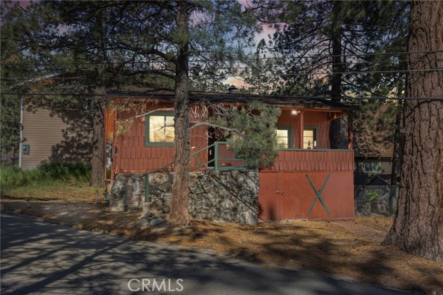 2054 E Canyon