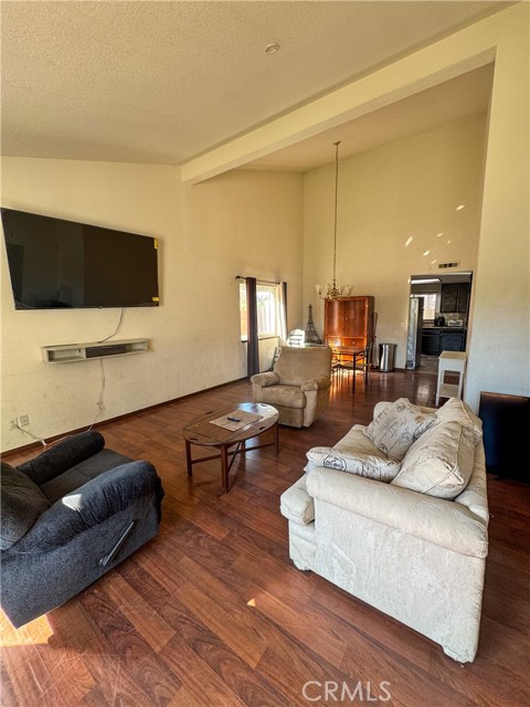 Detail Gallery Image 3 of 22 For 1251 Herzel Ave, Lancaster,  CA 93535 - 4 Beds | 2 Baths