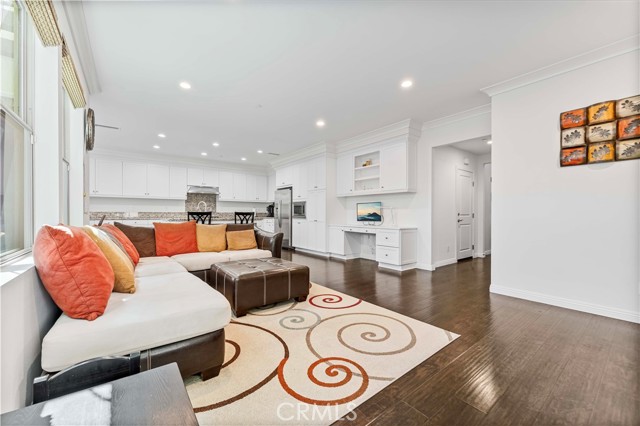 52 Norwich, Irvine CA: https://media.crmls.org/medias/9fa2c448-76f4-478d-a2c5-2db6756f1f5d.jpg