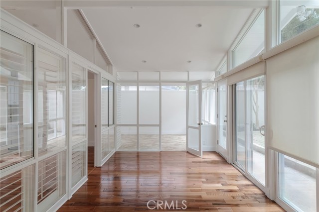 439 S Prospect Avenue, Manhattan Beach CA: https://media.crmls.org/medias/9fa2ef8f-3e00-46bc-ba3e-fa1a9dda80d3.jpg