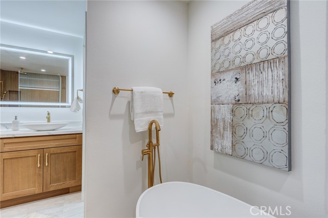 Detail Gallery Image 58 of 74 For 11919 Mayfield, Los Angeles,  CA 90049 - 3 Beds | 3 Baths