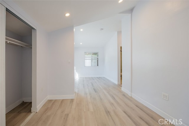 Detail Gallery Image 15 of 22 For 8561 Orion Ave, North Hills,  CA 91343 - 2 Beds | 2 Baths