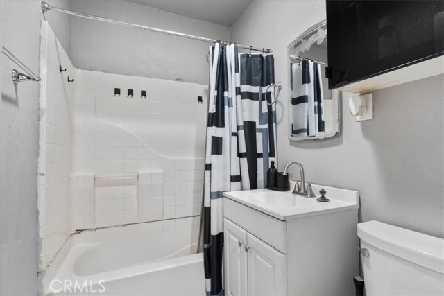 3350 Jennie Street, Jurupa Valley CA: https://media.crmls.org/medias/9fa3716d-cda5-4f50-9204-dea6e08af244.jpg