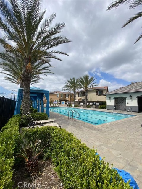 5901 Oatfield Avenue, Eastvale CA: https://media.crmls.org/medias/9fa4fb71-1ab0-4101-9079-738c056aa3f0.jpg