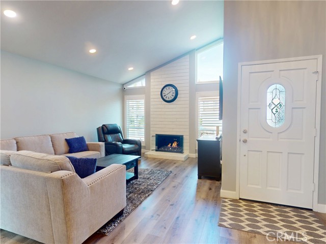 Detail Gallery Image 3 of 47 For 24192 Angela St, Lake Forest,  CA 92630 - 4 Beds | 2 Baths