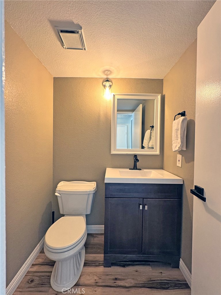 https://media.crmls.org/medias/9fa65487-3bd5-4129-a9e3-2bbe479f1964.jpg?preset=X-Large