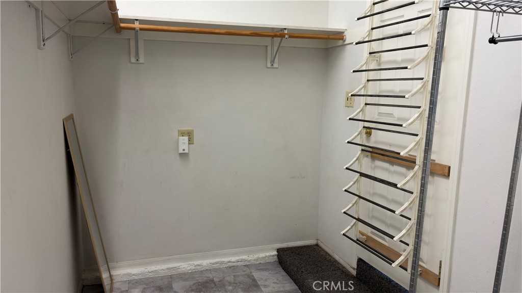 https://media.crmls.org/medias/9fa6619b-a21b-4300-86a5-9494f26fa99d.jpg?preset=X-Large
