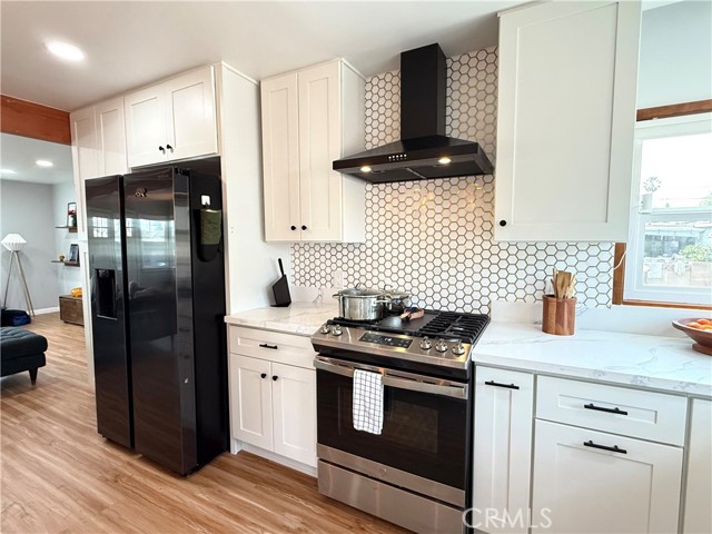 Detail Gallery Image 5 of 25 For 115 W Valencia Ave #B,  Anaheim,  CA 92805 - 2 Beds | 1 Baths
