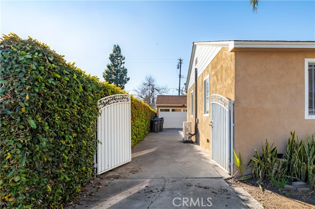 Detail Gallery Image 2 of 23 For 1442 S Van Ness, Santa Ana,  CA 92707 - 2 Beds | 1 Baths