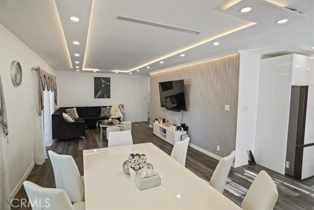 Detail Gallery Image 4 of 16 For 7409 Irvine Dr, North Hollywood,  CA 91605 - 4 Beds | 2/1 Baths