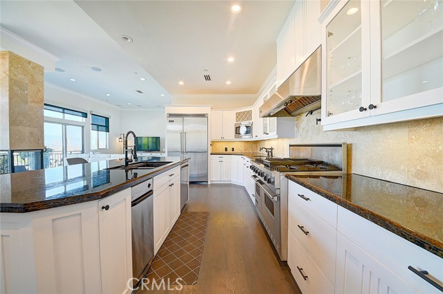 Detail Gallery Image 13 of 44 For 3952 Oakfield Dr, Sherman Oaks,  CA 91423 - 5 Beds | 4/1 Baths