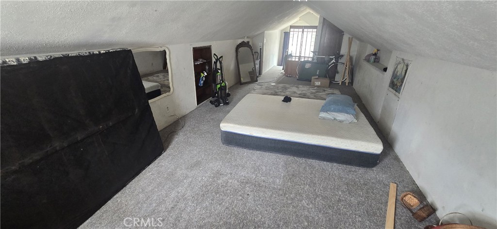 https://media.crmls.org/medias/9faba3b2-08bd-4337-8da2-401cee158e61.jpg?preset=X-Large