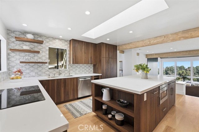 Detail Gallery Image 15 of 66 For 5204 Middlecrest Rd, Rancho Palos Verdes,  CA 90275 - 4 Beds | 3 Baths