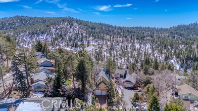 Detail Gallery Image 9 of 75 For 32455 Scandia, Running Springs,  CA 92382 - 3 Beds | 3 Baths