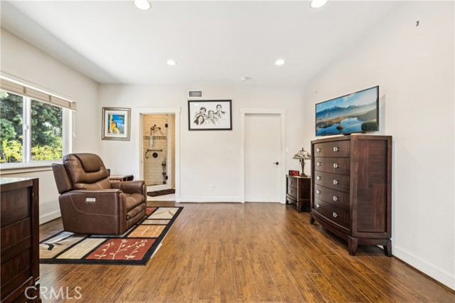 Detail Gallery Image 28 of 58 For 13621 Erwin St, Van Nuys,  CA 91401 - 4 Beds | 3 Baths