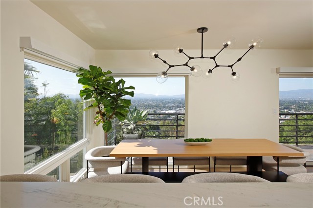 3863 Sherwood Place, Sherman Oaks CA: https://media.crmls.org/medias/9fae6730-4608-431e-b4c2-4852809e294c.jpg