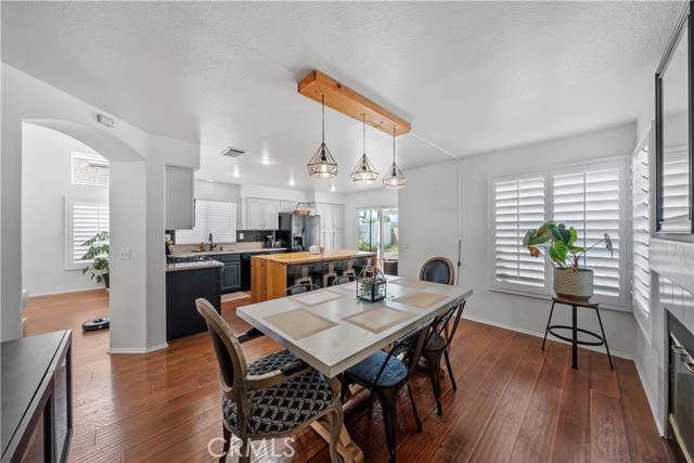 815 Autumn Lane, Corona CA: https://media.crmls.org/medias/9faeeaf4-79db-4fa2-81dd-3e84654f0743.jpg