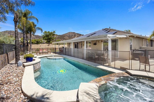 35511 Crest Meadow Drive, Wildomar CA: https://media.crmls.org/medias/9fafcac5-fec2-42d4-a962-7ff0bc900674.jpg